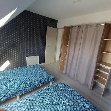 Modern House With Garden, Quiet Area Calais Dunkirk بيت للعطل *